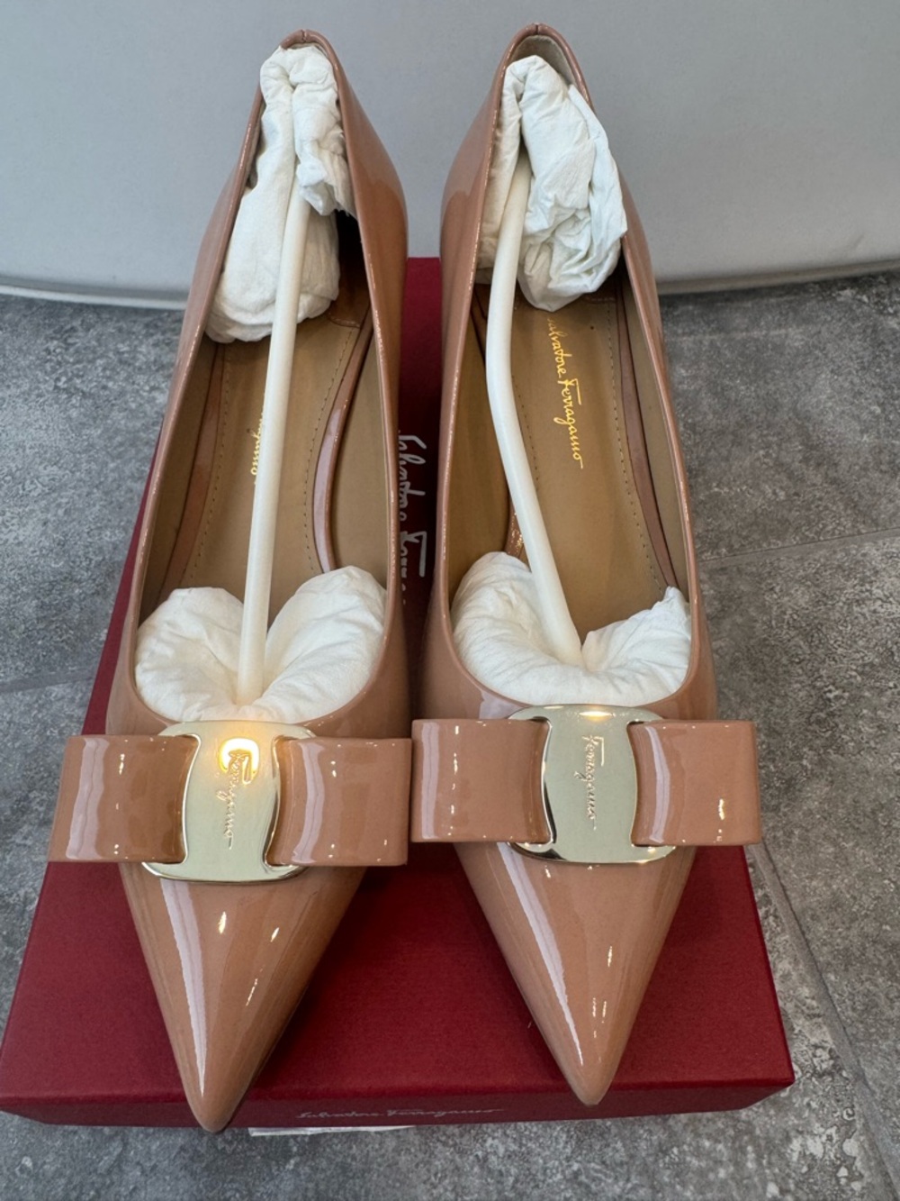 Salvatore Ferragamo Vara Bow Nude Blush Patent Leather Block Heels Alice 55 - Picture 4 of 15